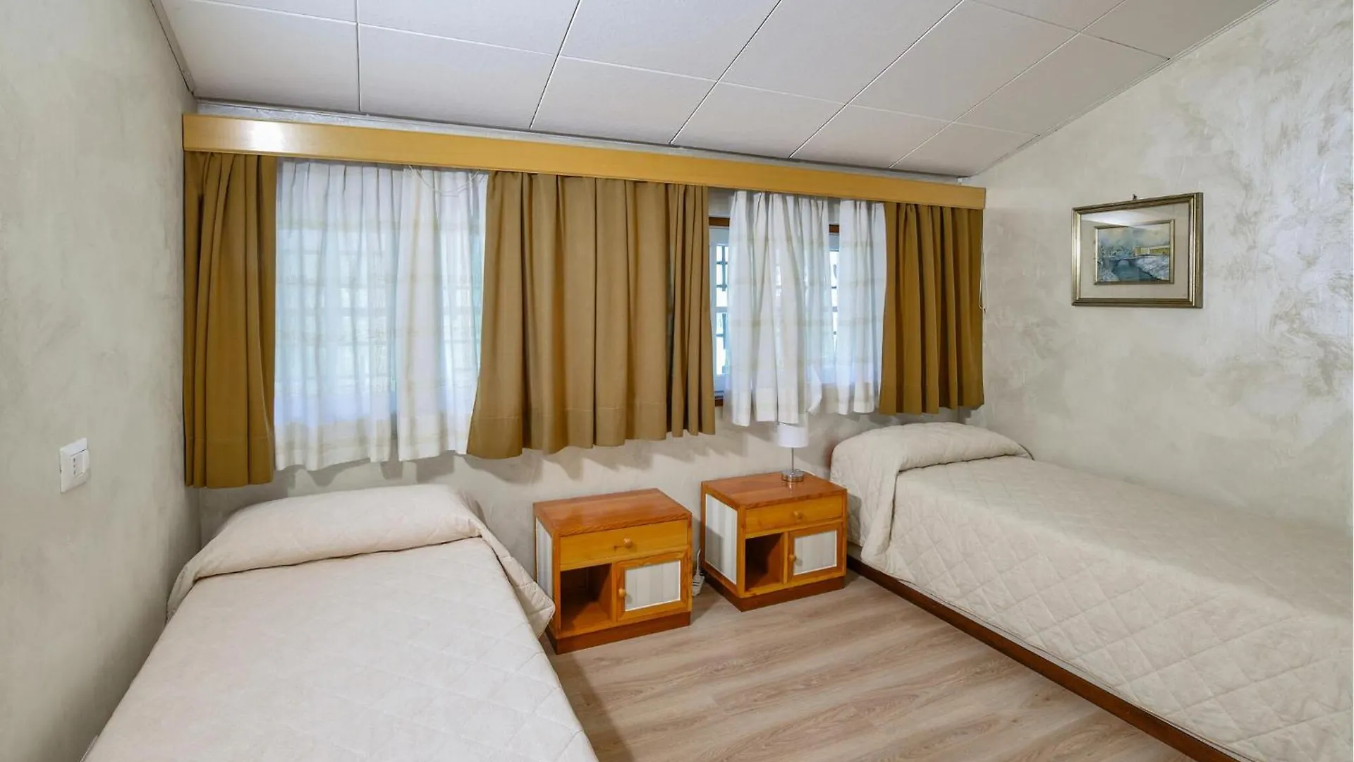 4 Bedroom Stunning Apartment In Bordogna Roncobello