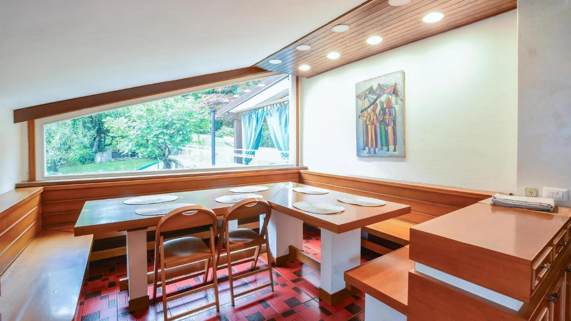 4 Bedroom Stunning Apartment In Bordogna Roncobello 0*,  Italy