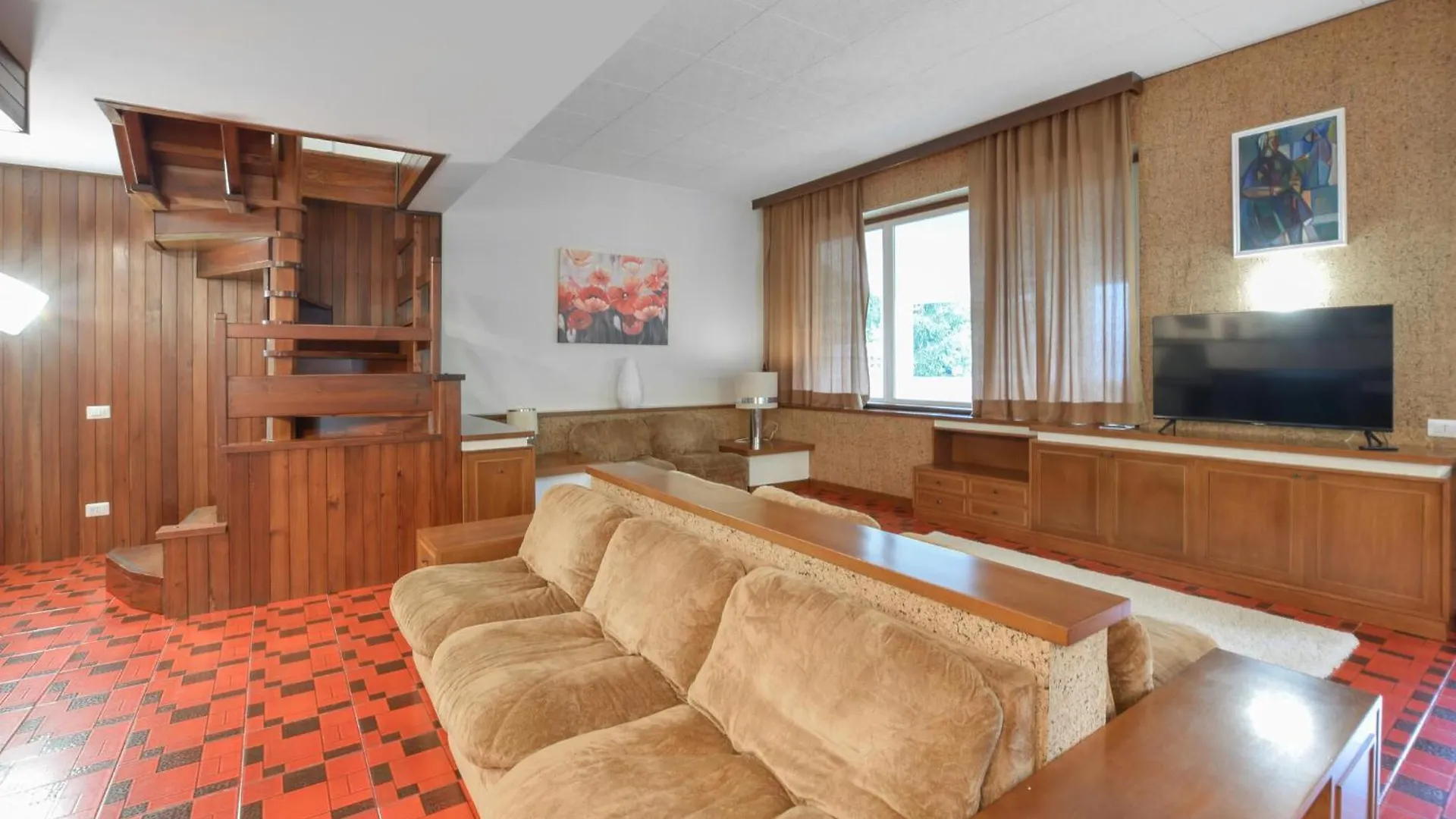 4 Bedroom Stunning Apartment In Bordogna Roncobello