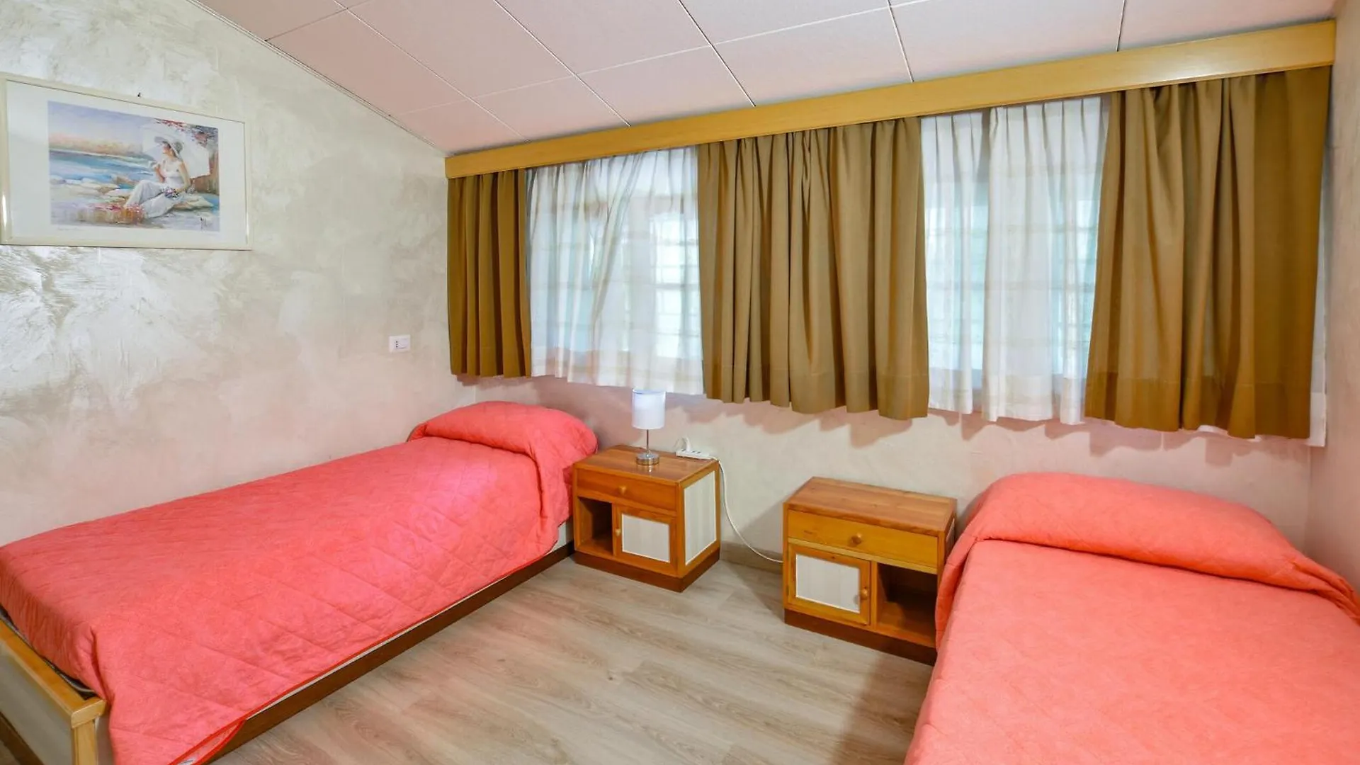 4 Bedroom Stunning Apartment In Bordogna Roncobello 0*,