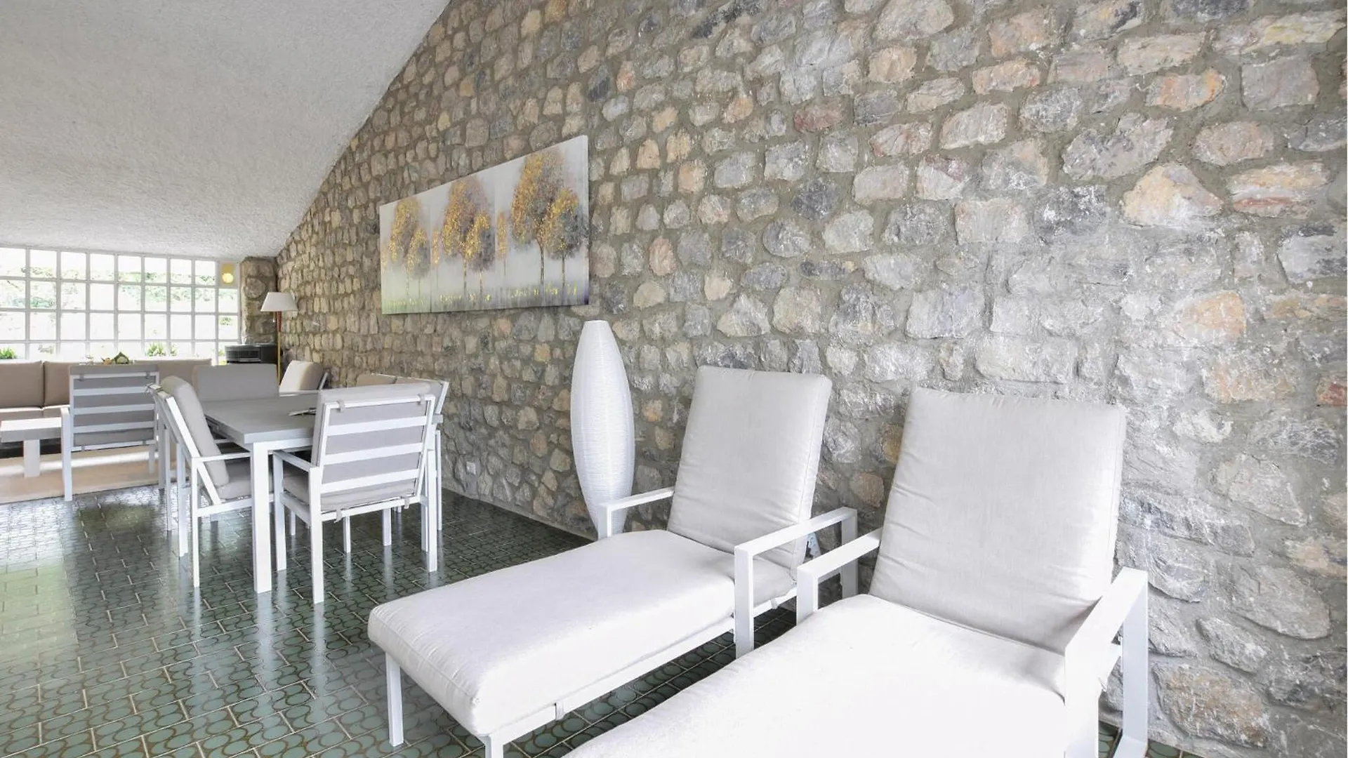 4 Bedroom Stunning Apartment In Bordogna Roncobello