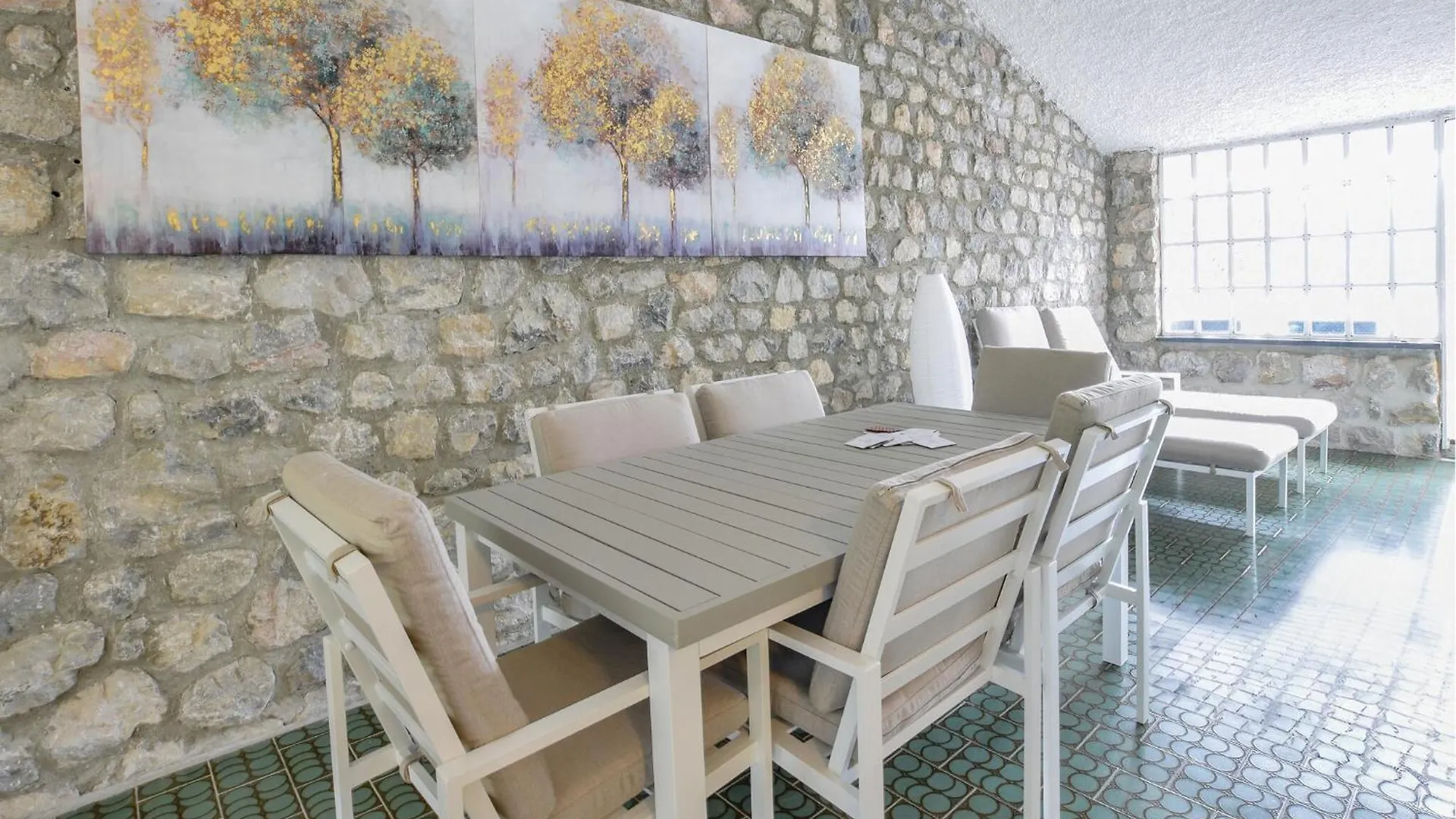 4 Bedroom Stunning Apartment In Bordogna Roncobello