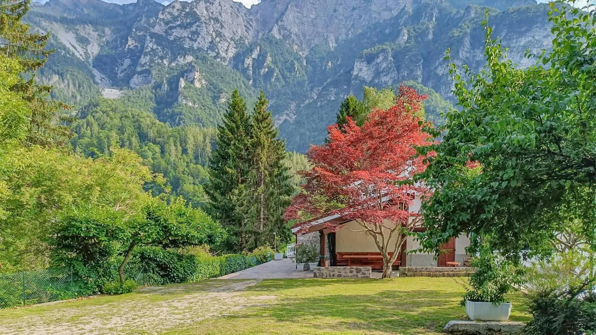 4 Bedroom Stunning Apartment In Bordogna Roncobello Italy