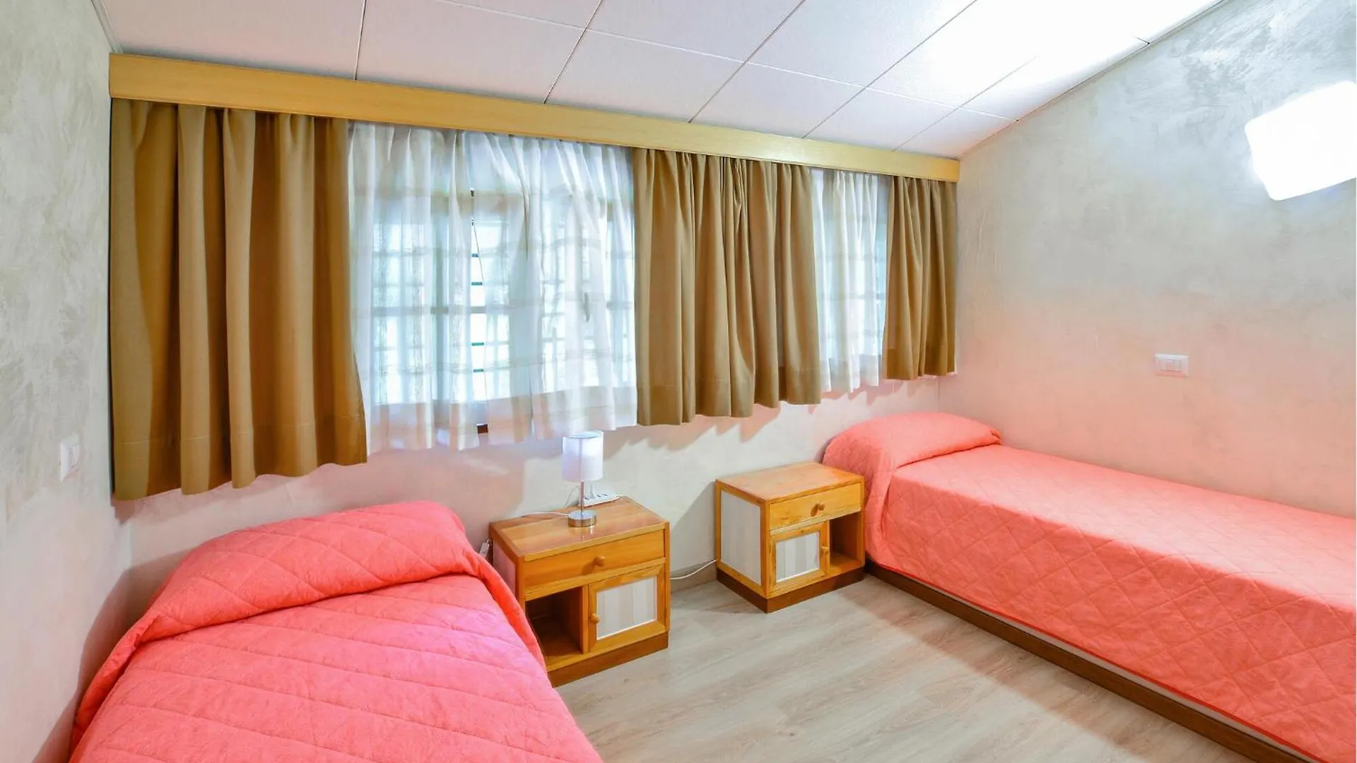 4 Bedroom Stunning Apartment In Bordogna Roncobello Italy