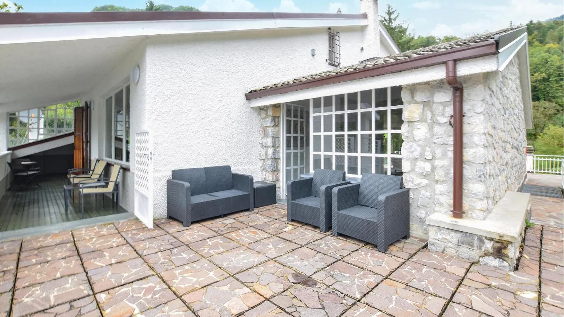 4 Bedroom Stunning Apartment In Bordogna Roncobello