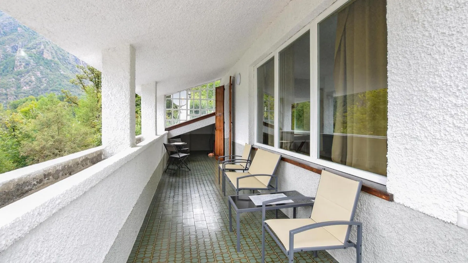 4 Bedroom Stunning Apartment In Bordogna Roncobello