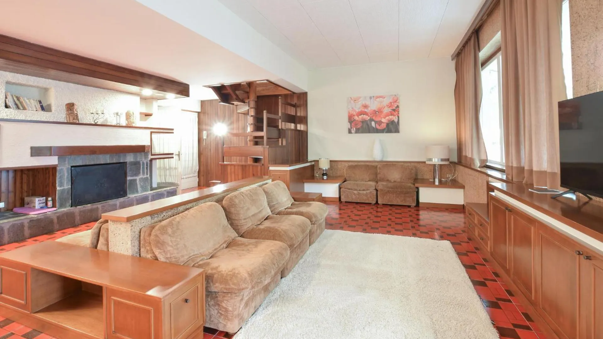 4 Bedroom Stunning Apartment In Bordogna Roncobello